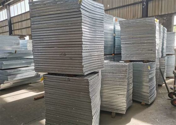 Погружение Q235A горячее гальванизировало стальную решетку для завода по обработке нечистот