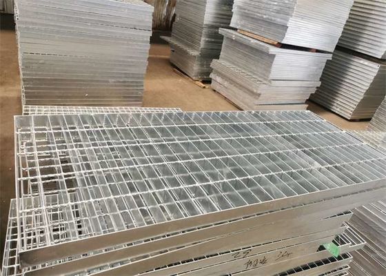 На открытом воздухе стальная подъездная дорога Q195 скрежещет решетку