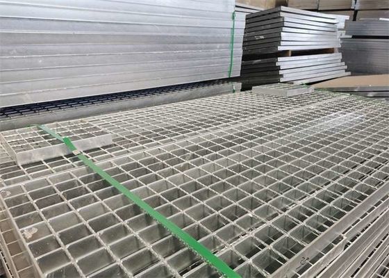 Подъездная дорога серебряного цвета ISO9001 стальная скрежещет решетку для эстакады дороги
