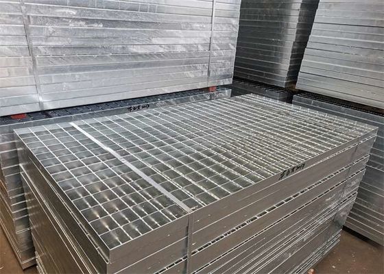 Подъездная дорога серебряного цвета ISO9001 стальная скрежещет решетку для эстакады дороги