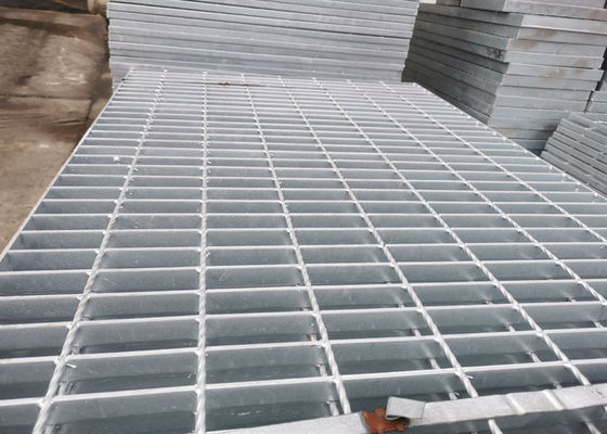 Установка горячей продажи фабрики легкая гальванизировала сваренную стальную решетку для дренажного канала