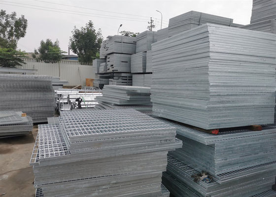 Установка горячей продажи фабрики легкая гальванизировала сваренную стальную решетку для дренажного канала