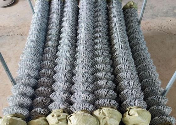 Pvc 3.0mm покрыл гальванизированную загородку звена цепи с краем извива костяшки